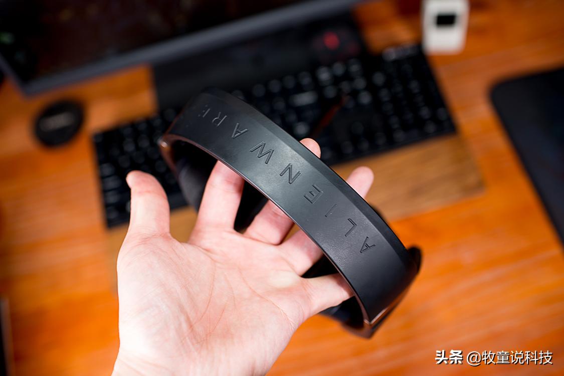 电竞下的衍生物,“小骷髅头”AW988耳机能搭上专业级设备