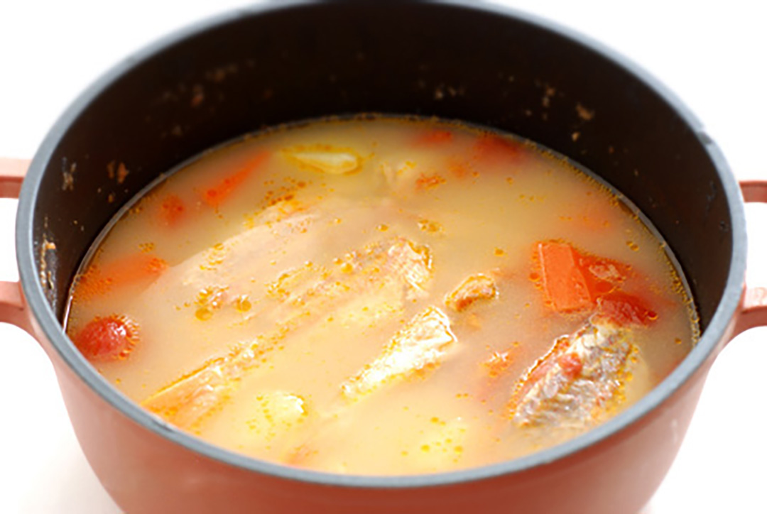 鱼汤熬出后特别腥，问了饭店的厨师才知道，第一步就做错了！