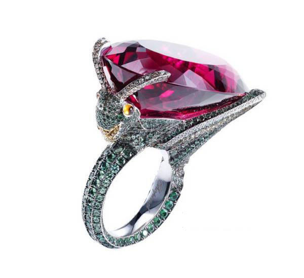 石榴石卖二十元一颗,石榴石便宜的是假的吗