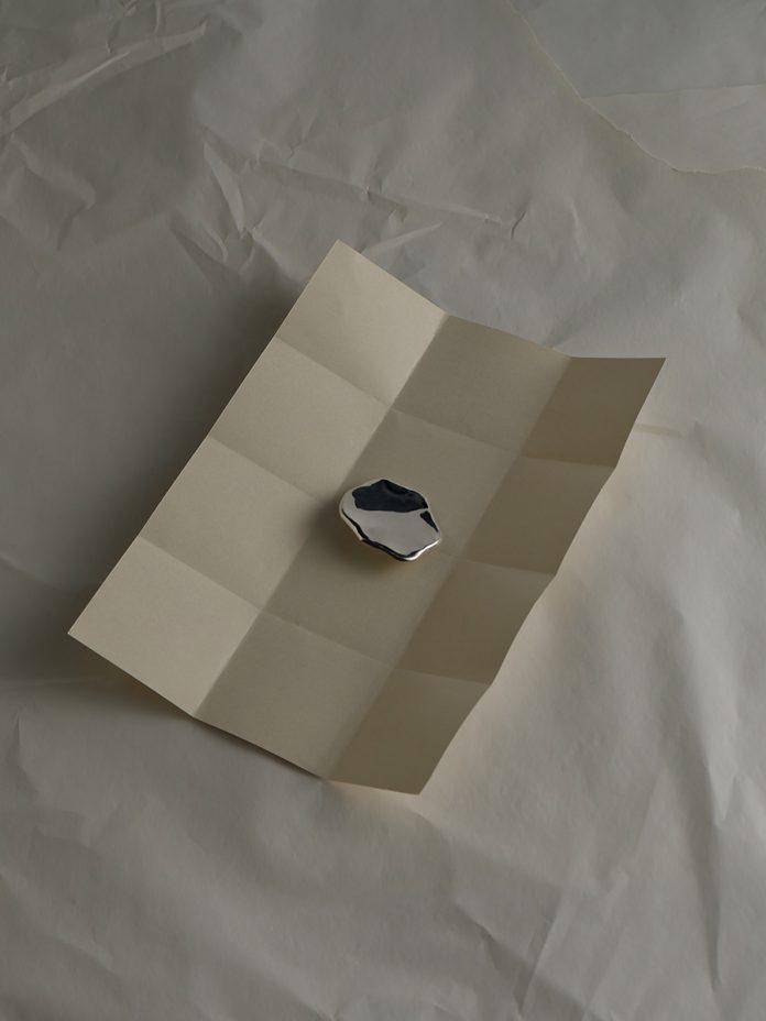 有时候质感就体现在小小的配件上，一件可以陪你穿梭日常的珠宝