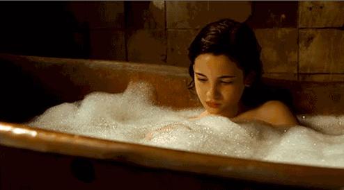 前胸后背痘痘怎么去除,后背痘痘多什么原因及怎么祛除