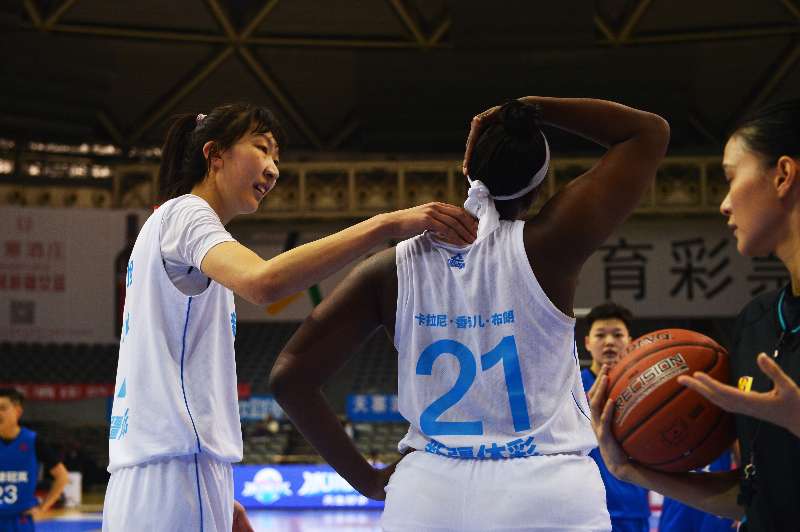 新疆女篮三加时惜败上海女篮,新疆女篮对江苏女篮全场