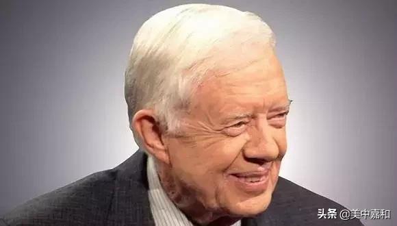 怎么区分黑痣与黑色素瘤,怎么区分黑色素瘤和痦子