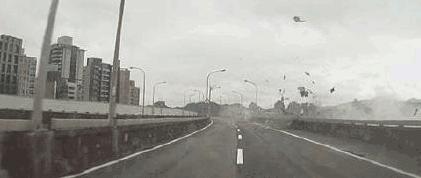 飞机坠毁为什么会直线坠落,飞机坠毁真的无法生还吗