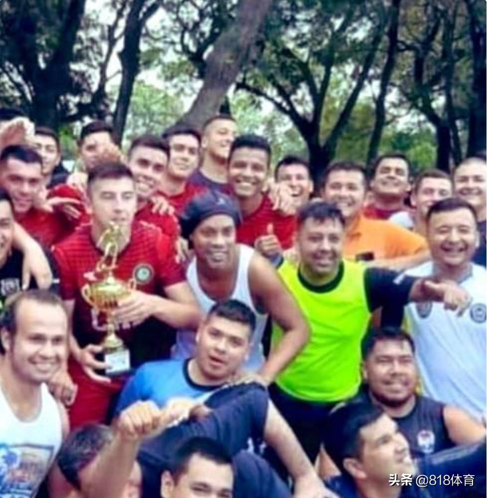 小罗为什么被巴拉圭逮捕入狱,小罗结束32天监狱生涯