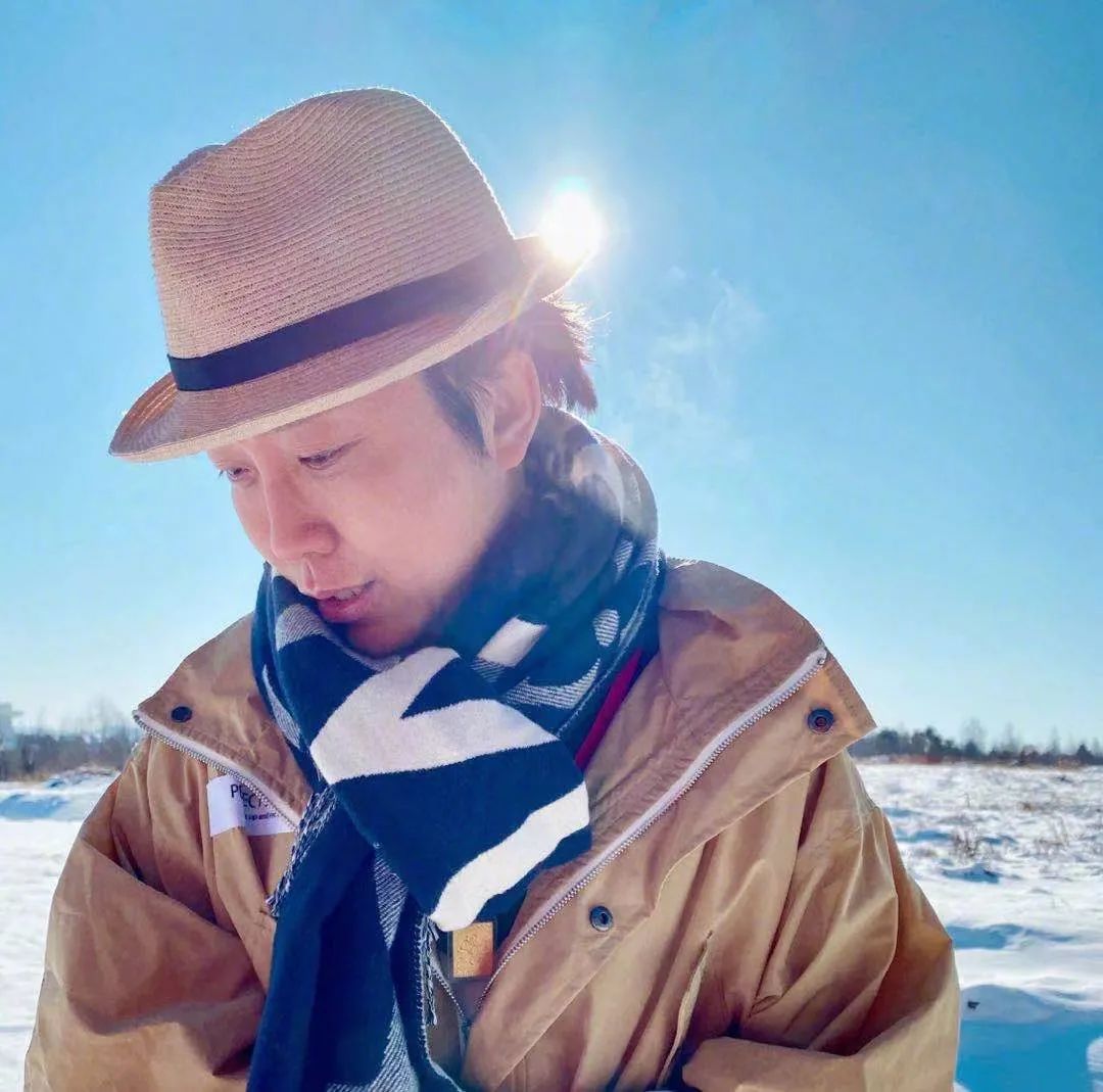 李玉刚浓妆艳抹图片,李玉刚年轻照图