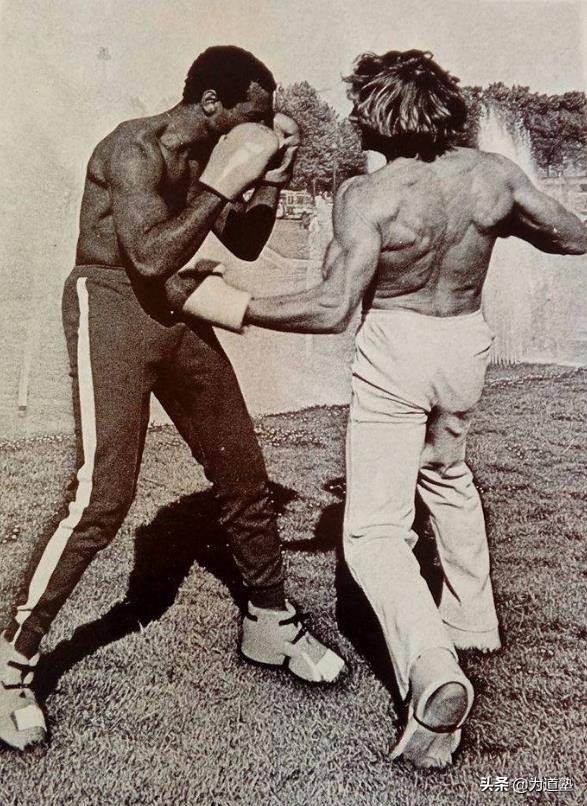 李小龙1971年截拳道视频,李小龙传奇截拳道打败泰拳