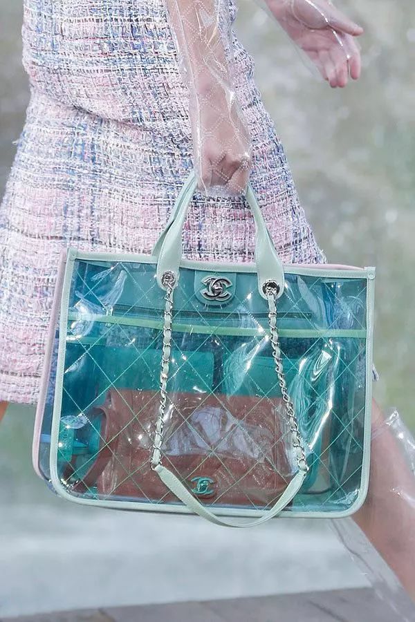 皮质包和帆布包哪个更好看,包包推荐小众高级感学生党帆布包