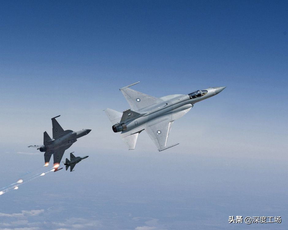 巴基斯坦评歼10c战斗机,巴铁飞行员评论歼10c