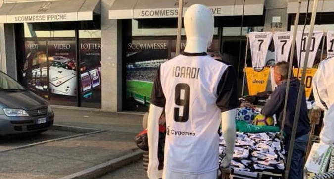 张康阳买下国际米兰的球衣,张康阳国米战袍视频