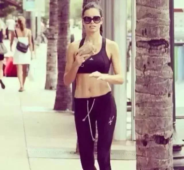 怎么锻炼瘦手臂和肩膀,练肩膀和背瘦手臂的动作