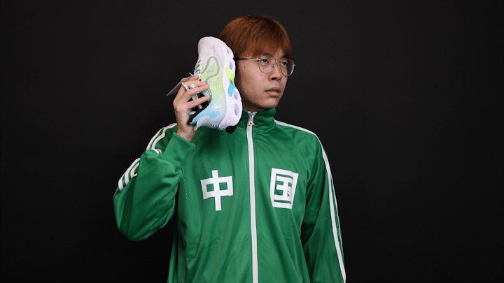 安踏和鸿星尔克跑鞋哪个穿上舒服,安踏跑鞋和鸿星尔克哪个好