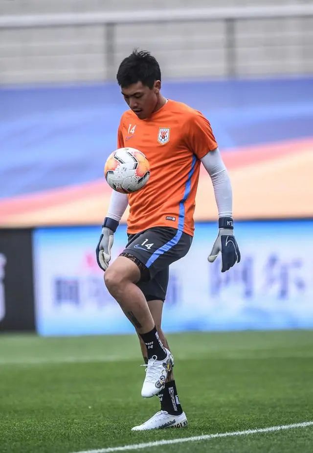 鲁能上港首发王大雷,国足首发王大雷