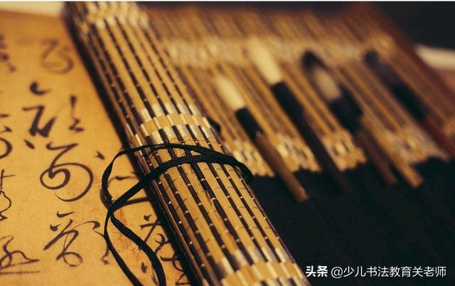 如何不靠看格子，确定一个字的首笔和后面每一笔画的位置？