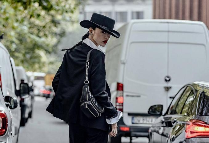 复古毛呢大檐帽搭配,法式大檐帽秋冬