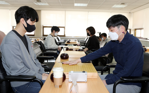 lg杯16强战韩国棋手,第28届lg杯最新赛况