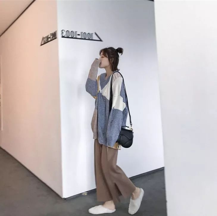 今年最火的流行裤子高腰阔腿裤,2020年流行阔腿裤还是窄腿裤