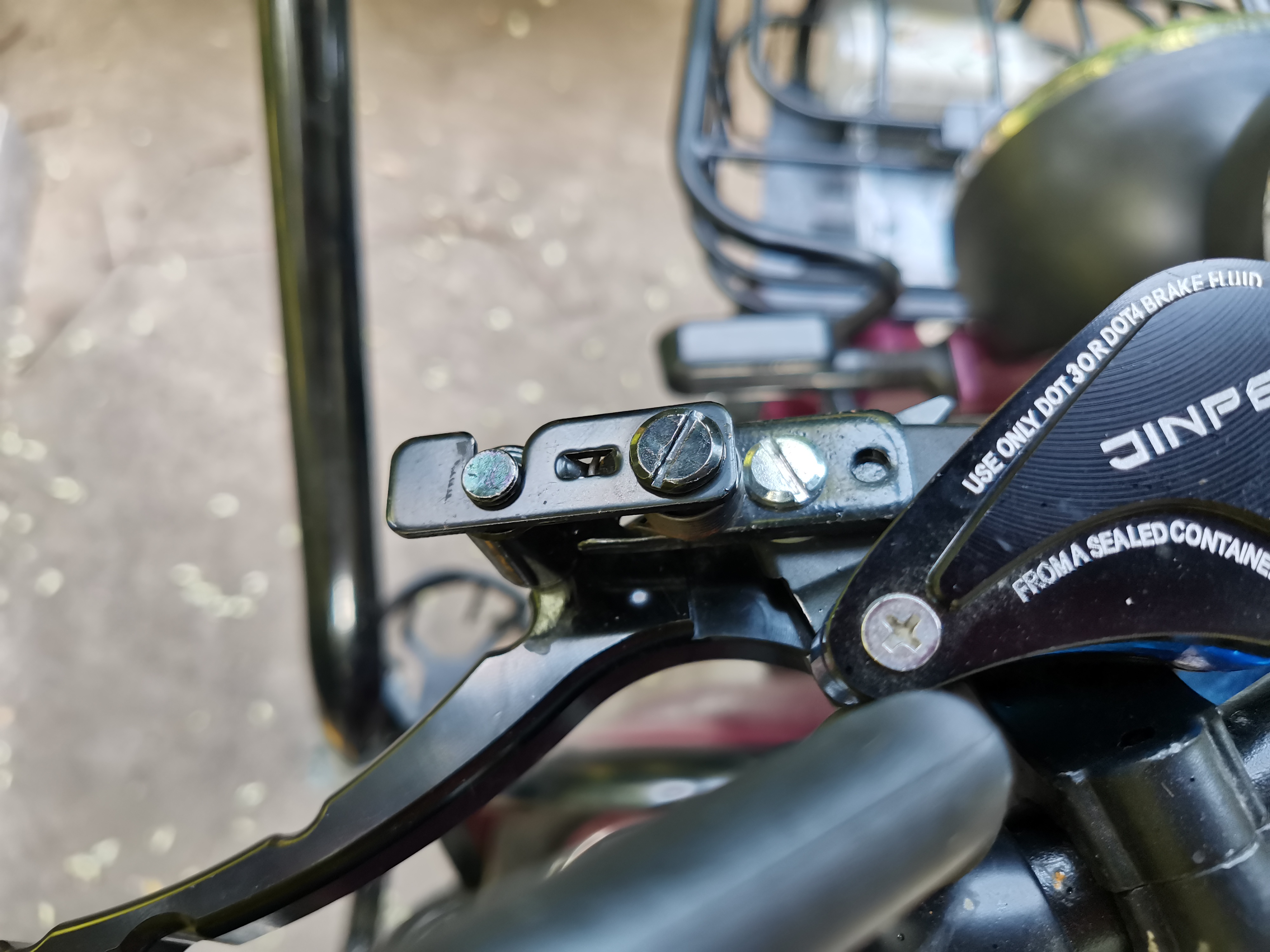 磷酸铁锂做三轮车电池,给电动三轮做一个磷酸铁锂电池