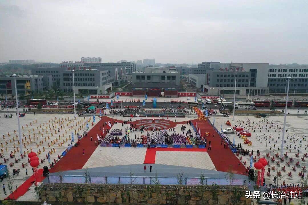 二青会实体火炬首站传递,二青会实体火炬传递完美收官