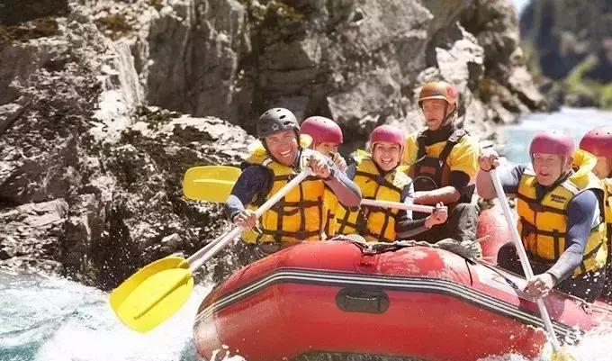 有着绝美迷人的“容颜”，却充满让*欲人**罢不能的速度野性与激情