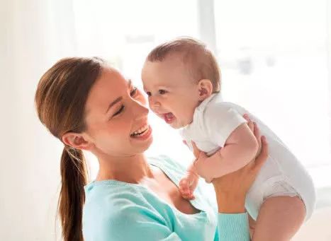 三个月宝宝便血原是虚惊一场,二月龄宝宝便血