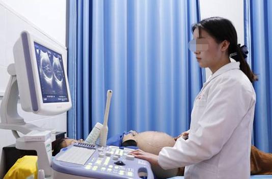 产妇产后第二天还在医院,产后康复多久可以夫妻同住房间