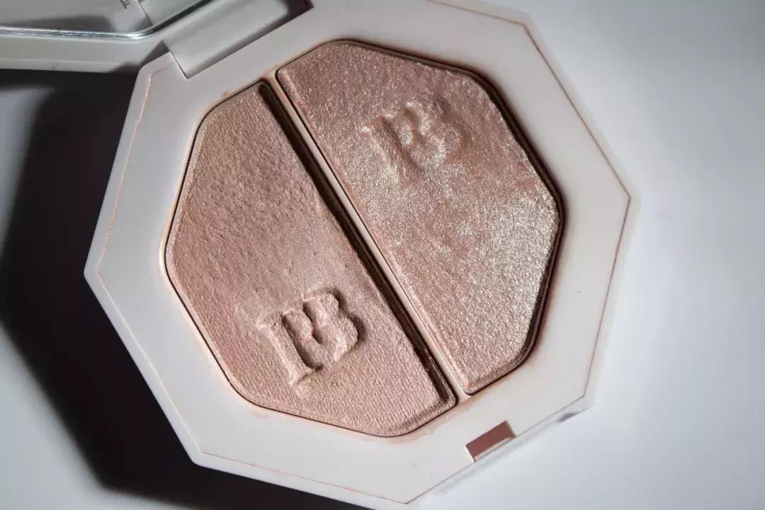 学会Rihanna、钟楚曦、张韶涵的高光技能，比打10针玻尿酸都管用