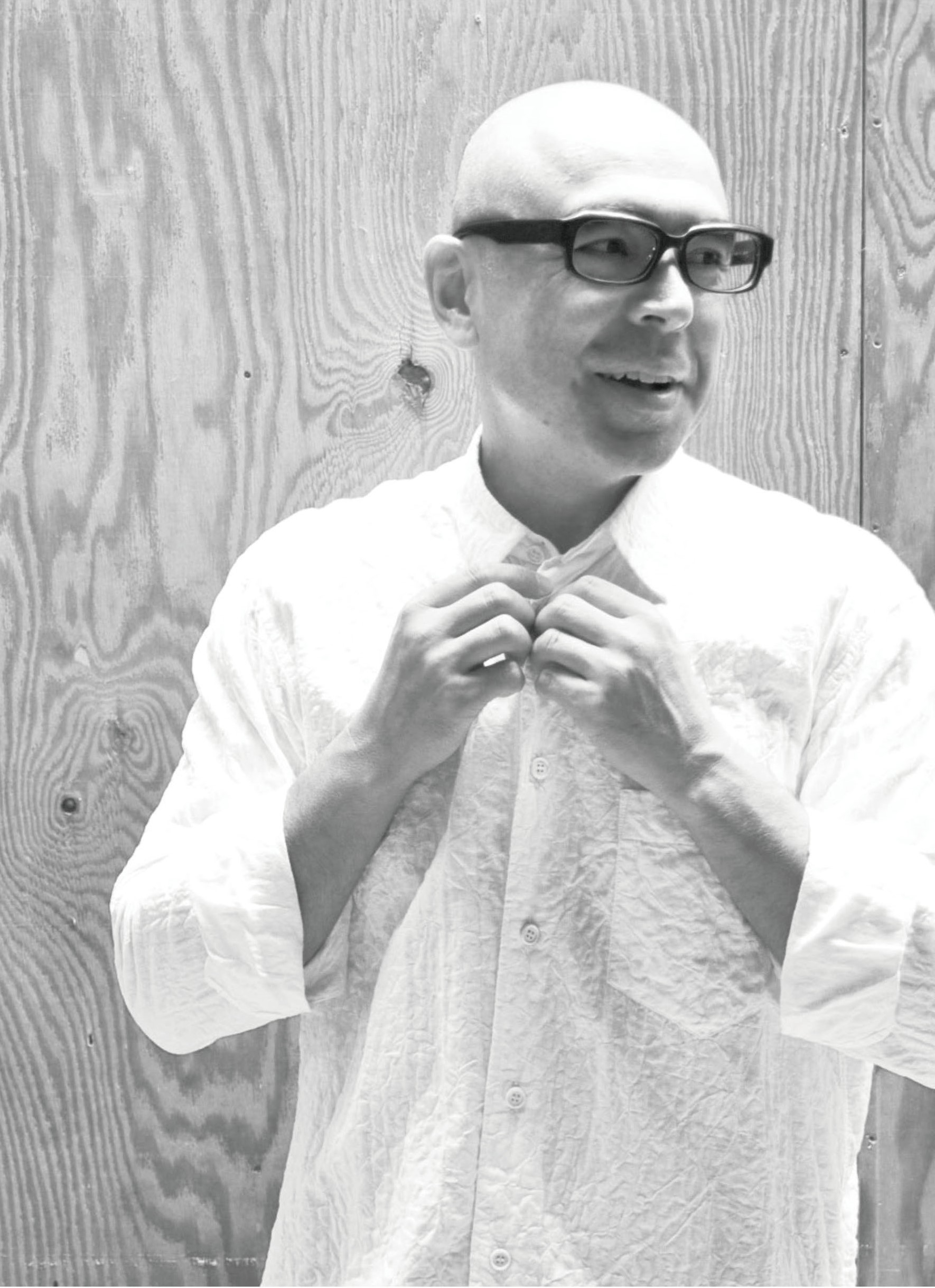 三宅一生的香水与包包，都没有易烊千玺身穿的三宅一生衬衣火！