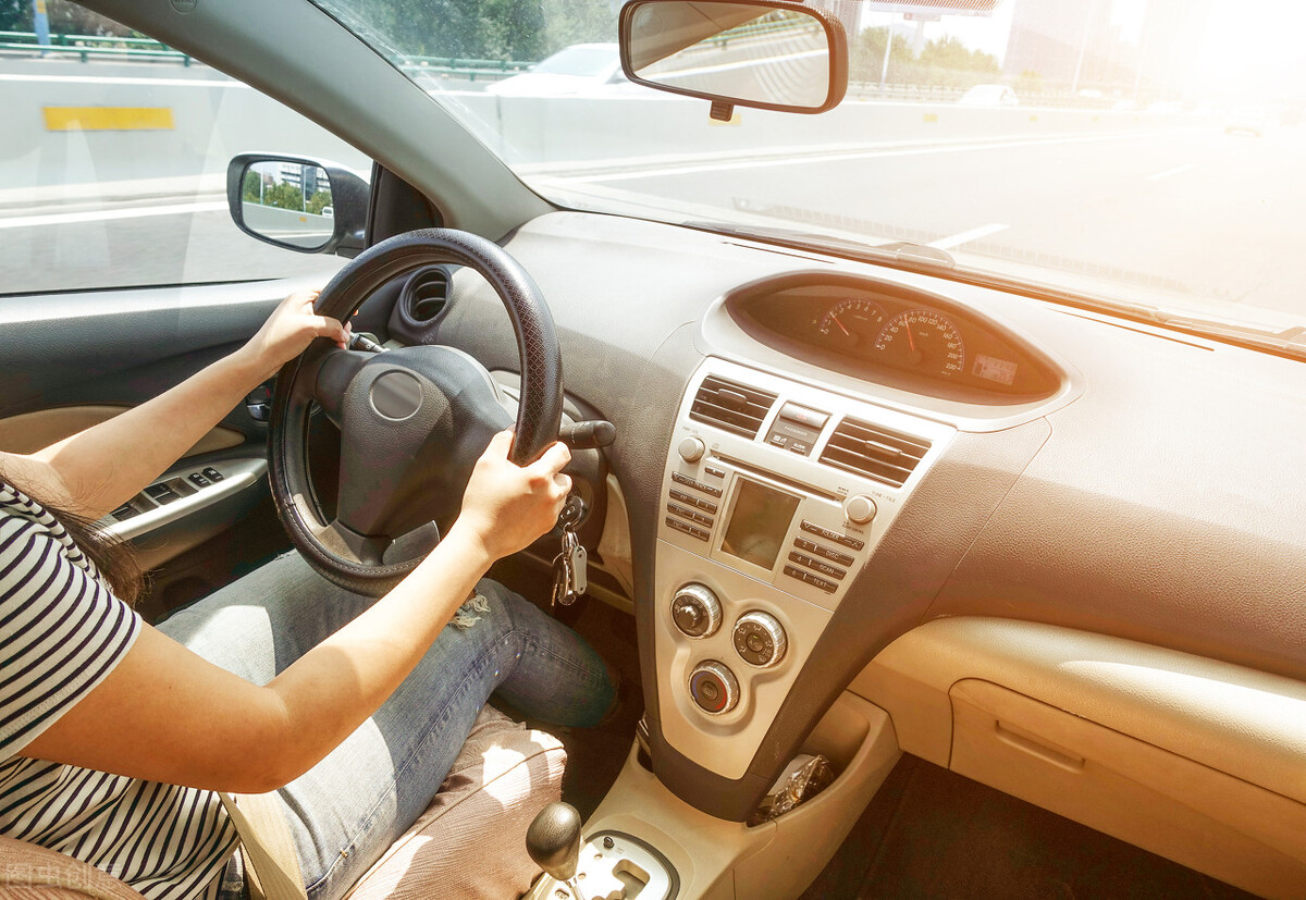 做生意亏十几万到杭州开网约车,开网约车和做代驾哪个收入高