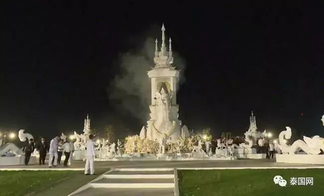 泰国捐钱最多的僧人,泰国活着的高僧哭丧