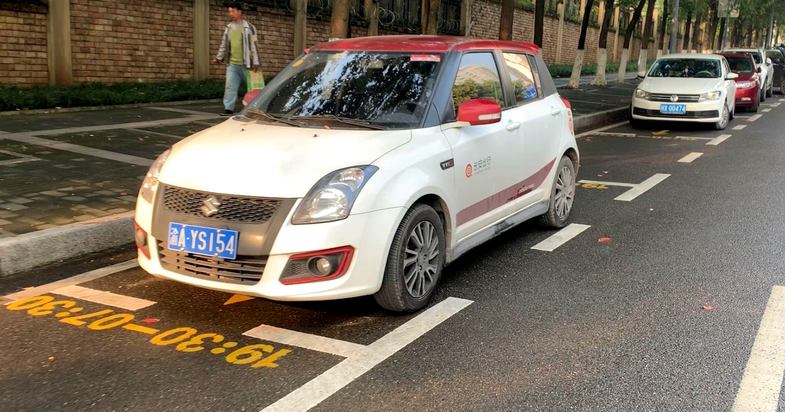 海外试驾2021款铃木雨燕运动版,铃木雨燕动力足颜值高代步首选车
