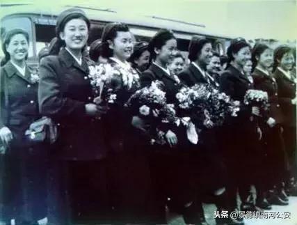 军队文工团礼服服装,文工团演出服