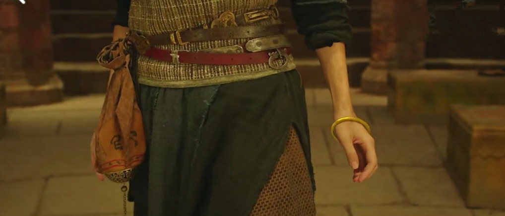 盘点十大必买的经典款黄金手镯,适合年轻人佩戴的经典黄金手镯