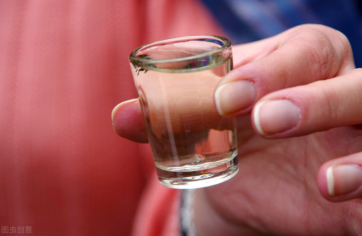 500毫升53度的白酒是多少斤,500毫升的白酒等于一斤吗