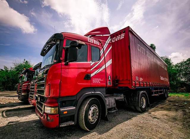 海运很慢为何比陆运费用低 (海运空运铁路运输哪个划算)