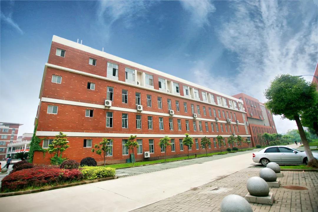 武汉外语外事职业学院可以进出吗,武汉外语外事职业学院出国