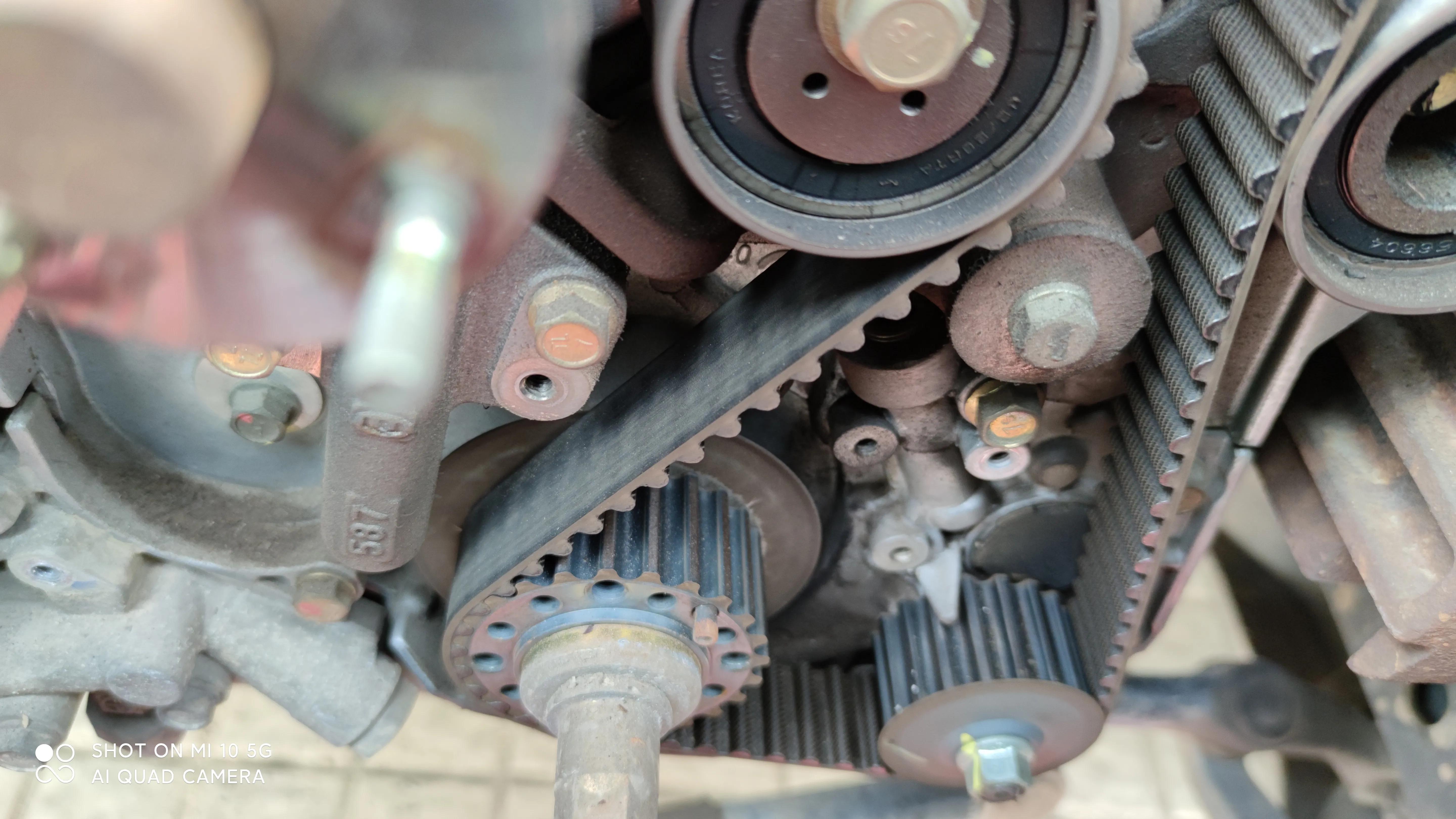 更换汽车正时皮带的操作方法步骤,汽车正时皮带更换步骤看了很简单