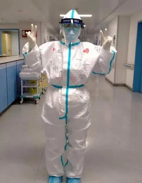 致敬2020每一个逆行的背影,回顾2019年消防员最美逆行背影