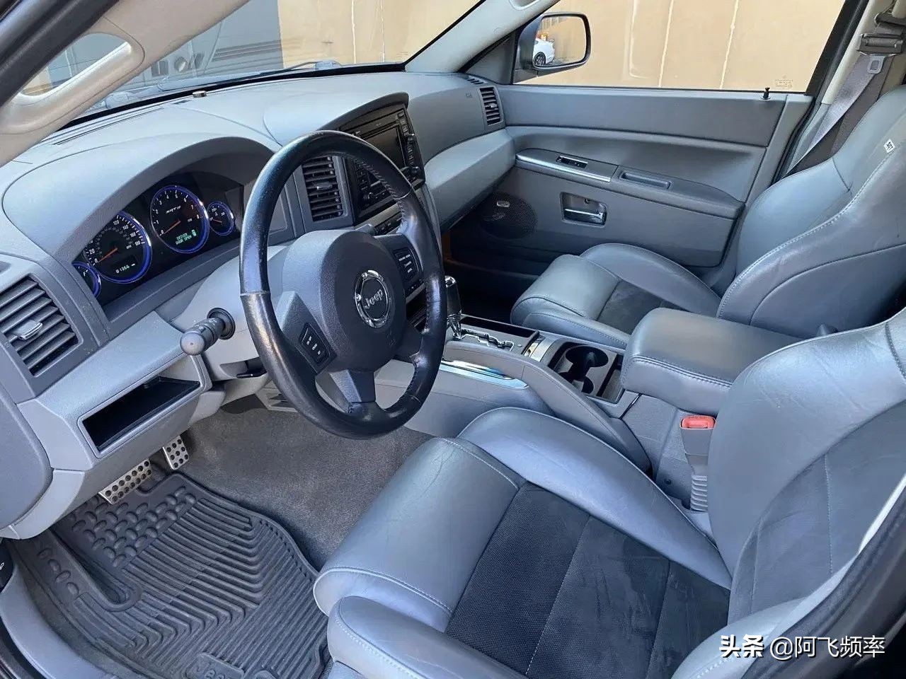 野蛮吉普车,全新进口jeep大切诺基srt8