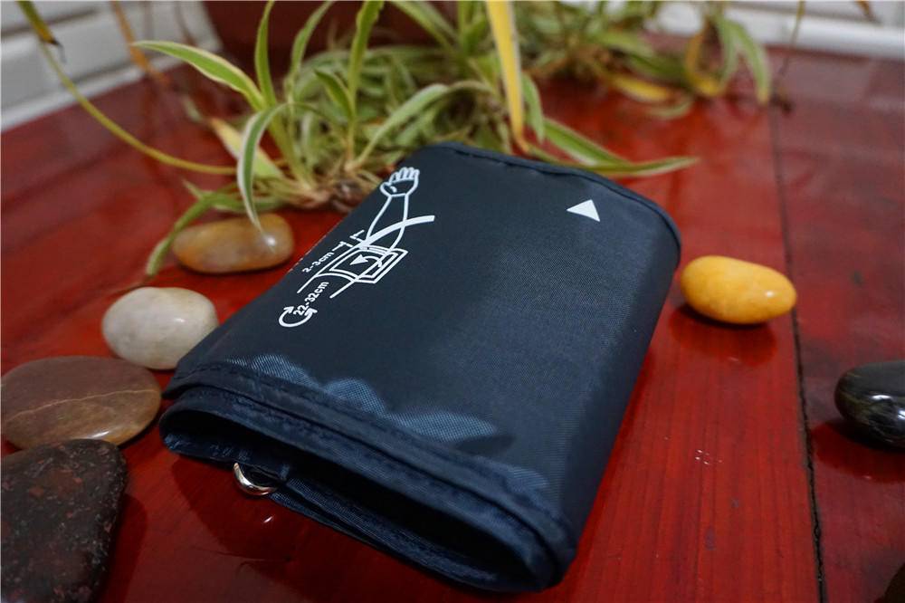 长坤手臂式智能电子血压计,爱尔泰血氧仪