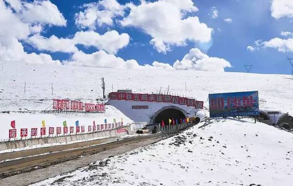 中国最长的隧道是什么隧道,中国前十名最长隧道是哪些