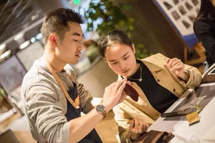 一个人出去有点无聊,一个人出去玩无聊吗