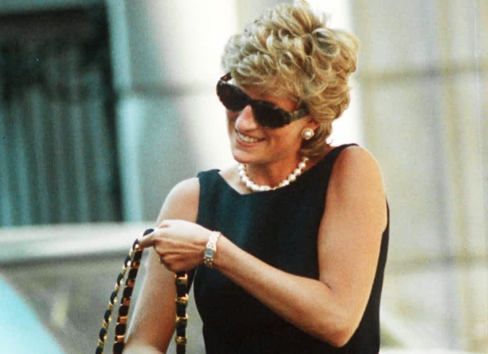 王妃戴安娜结局,戴安娜王妃是让人心疼的女人