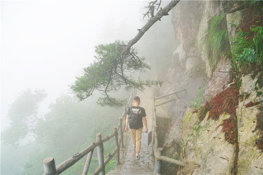 安徽九华山玻璃栈道,安徽悬崖玻璃栈道