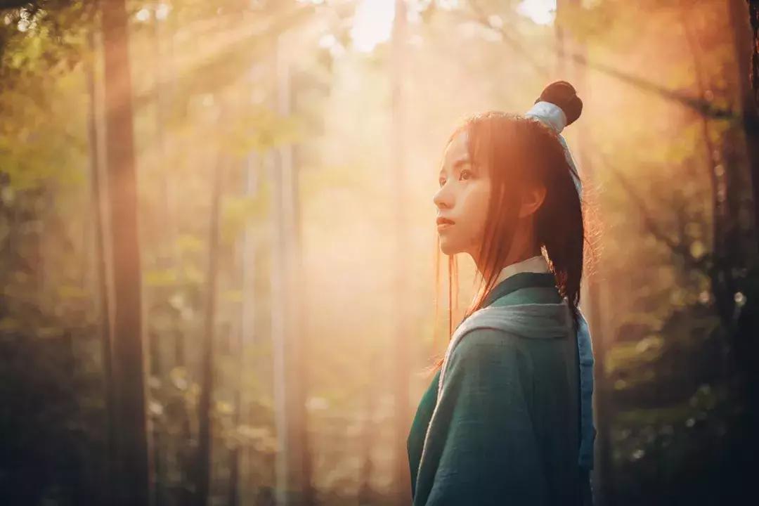 女人的毛发又黑又浓，从风水角度看好不好？