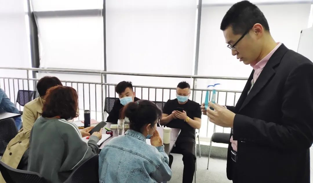 云采智能近视防控眼镜真的有用吗,云采智能眼镜