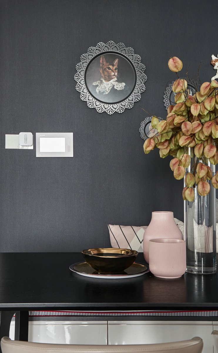 高级灰烟粉真的惊艳,高级灰烟粉撩人轻熟风