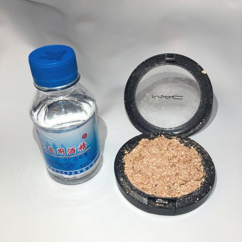 mac生姜高光粉饼脱盘怎么办,mac粉饼碎了如何补救