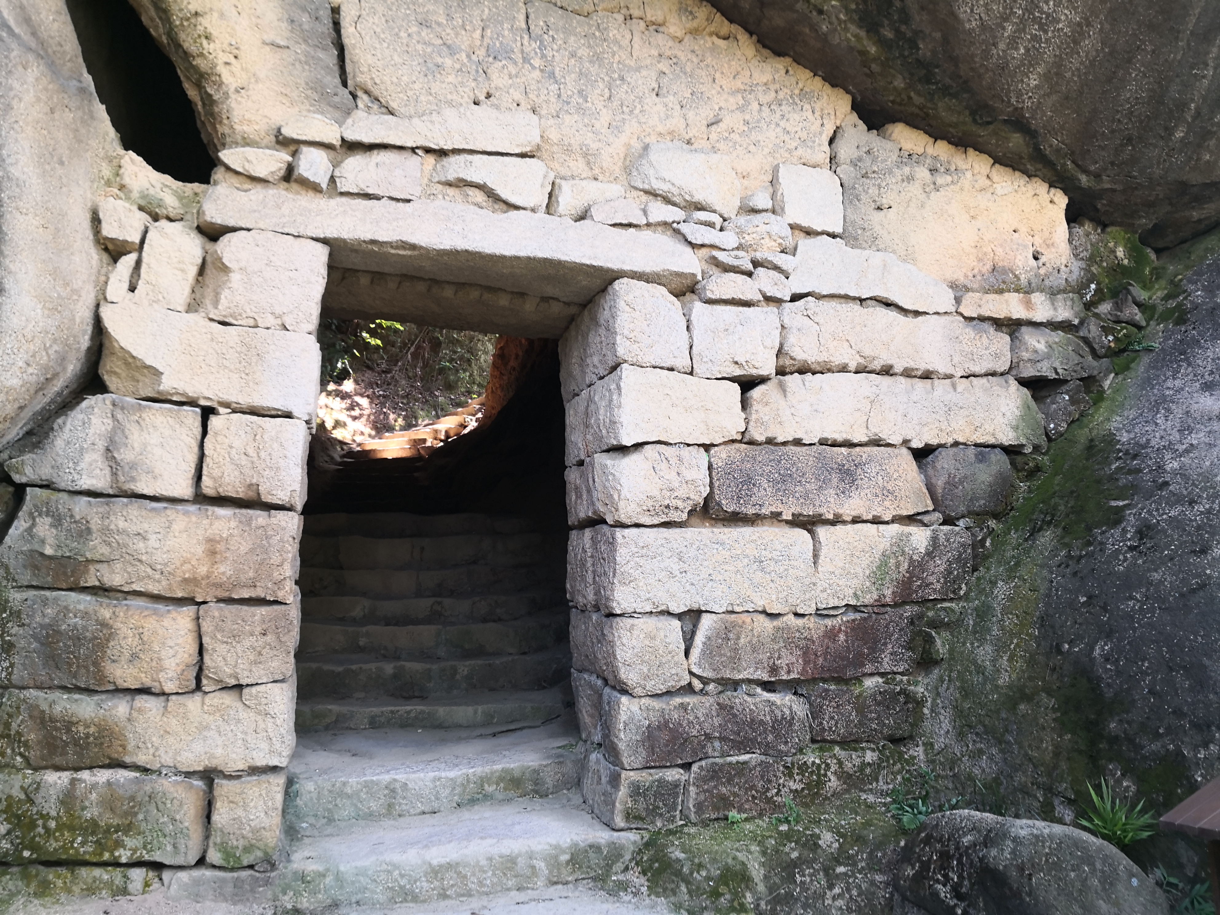 云洞岩鹤鸣楼,云洞岩鹤室介绍