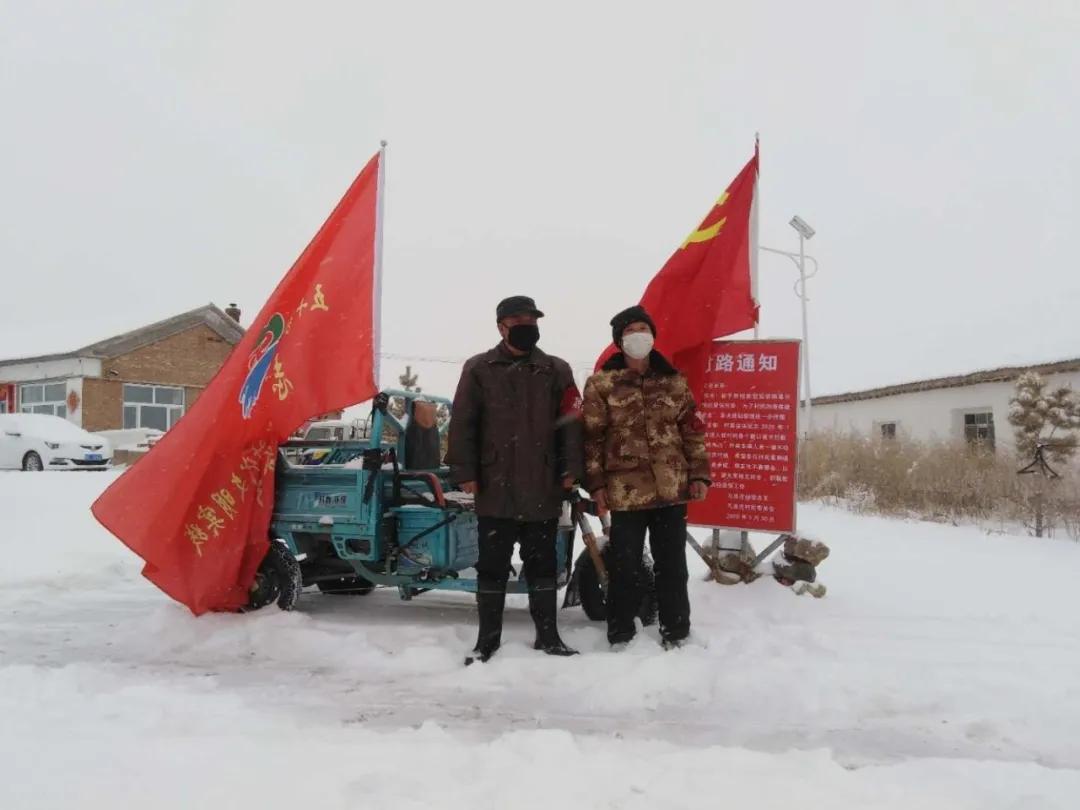 党旗飘扬在一线抗击疫情先锋事迹,抗击疫情党旗飘飘迎曙光